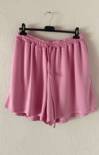Short OLIVIA
